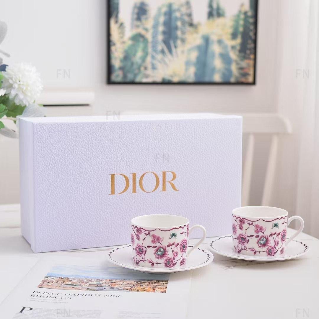 cup setÂ of two tea cups with saucers - Dior Cups | Aleppo Gift UAE